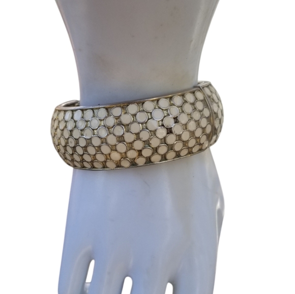 Vintage Jewelry - VINTAGE GOLDTONE & CREAM ENAMEL HOMEYCOMB DESIGN CLAMPER BRACELET